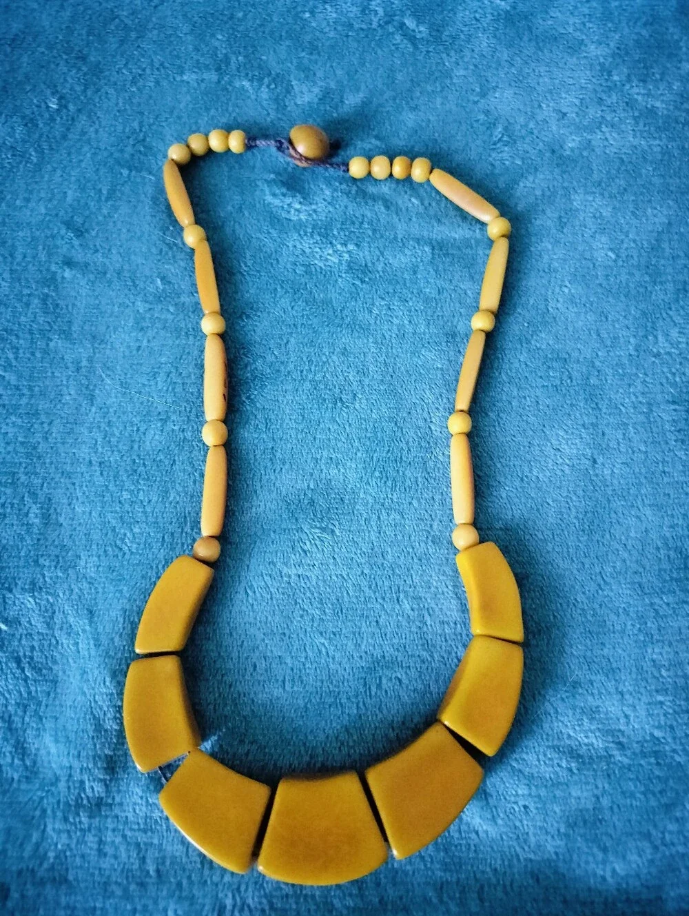 Vintage Butterscotch Yellow Resin Necklace Graduated Curved Bib Collar Beads